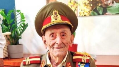 Veteran de război, centenarul Ion Vasile Banu primește Ordinul Virtutea Militară în grad de Cavaler