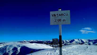 Pericol de avalanșă în Munții Țarcu din Caraş-Severin. Nu sunt recomandate drumeţiile în acest masiv