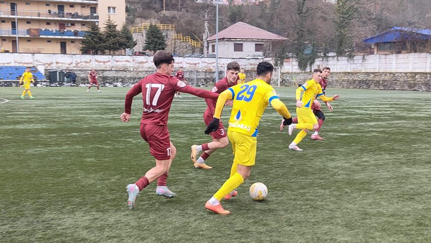 Fotbal: CSM Reşiţa, CSC Dumbrăviţa şi Nera Bogodinţ şi-au testat jucătorii într-un triunghiular amical