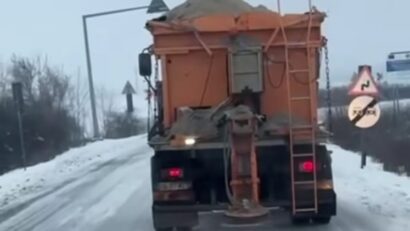 Polei și ploaie înghețată pe drumurile din vestul țării