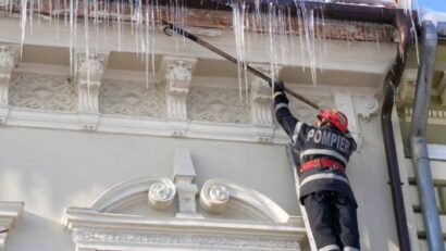Ţurţurii de gheaţă, un pericol major în sezonul rece