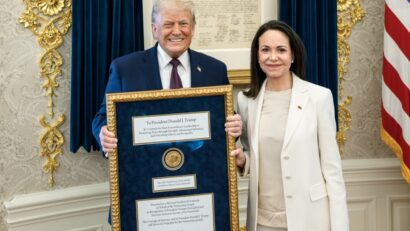María Corina Machado îi oferă lui Donald Trump medalia Nobel pentru Pace