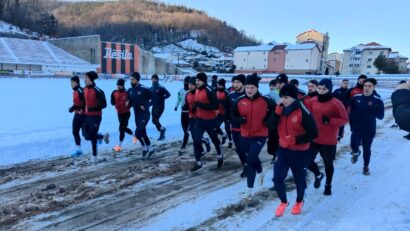 Gata vacanţa! Lotul echipei CSM Reşiţa s-a reunit sub comanda lui Flavius Stoican
