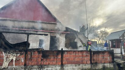 Incendiu la locuință în satul Fizeș, comuna Berzovia