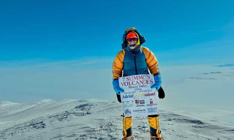 Alpinistul Adrian Ahrițculesei a ajuns și la Polul Sud
