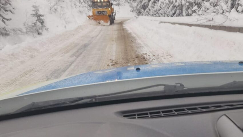 Vreme severă în Caraș-Severin: sfaturi de la poliția rutieră pentru deplasarea în siguranță