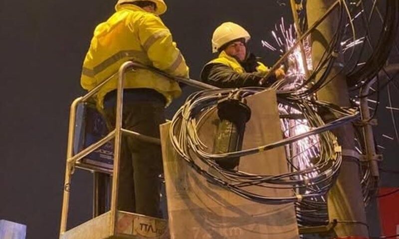 Primăria Timișoara continuă eliminarea cablurilor aeriene ilegale. Intervenții programate pe Calea Lugojului