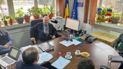 Întâlnire decisivă între DSP și managerii spitalelor din Caraș-Severin: empatia în relația cu pacienții și ambulatoriul integrat devin priorități