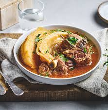 Fårikål – miel cu varză, preparatul național al Norvegiei. Rețetă tradițională din bucătăria montană nordică