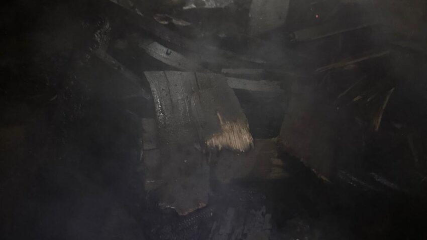 Incendiu la o locuință din Ticvaniu Mare. Intervenție rapidă a pompierilor din Oravița