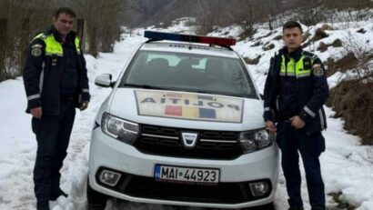 Hunedoara: Doi polițiști au salvat viața unui bărbat de 45 de ani care încerca să se sinucidă
