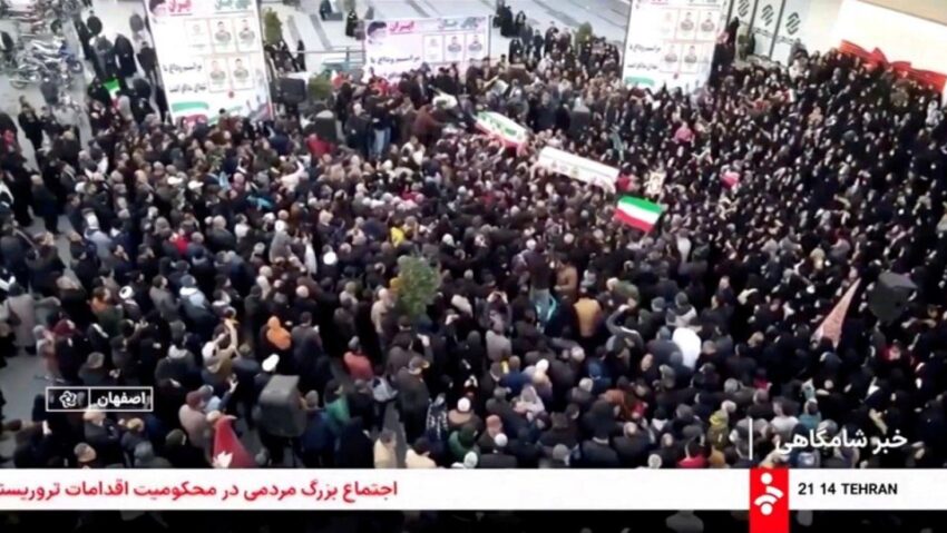 Iranul, între demonstrații de susținere a regimului și proteste antiguvernamentale tot mai violente