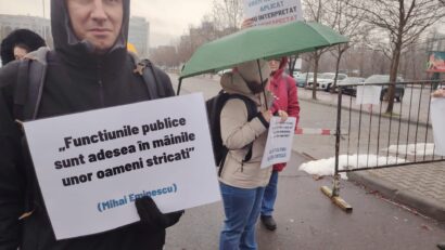 Protestele muzeografilor și bibliotecarilor continuă la Ministerul Culturii. Angajații cer salarii decente și respectarea contractului colectiv de muncă