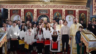 Vizită arhierească la Parohia Forotic: apel pentru salvarea bisericii afectate de alunecări de teren