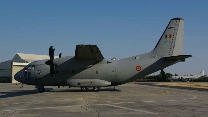MApN: Șase pacienți cu arsuri, transportați din Elveția la un spital din Paris cu o aeronavă a Forțelor Aeriene Române