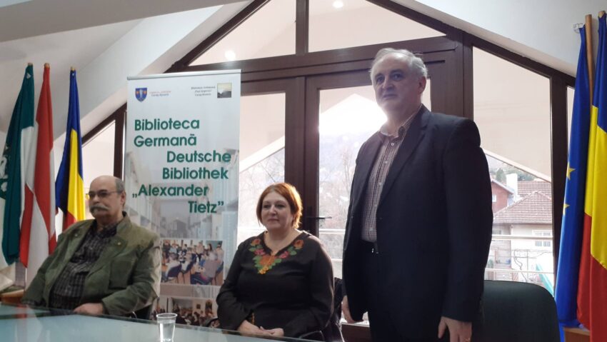 Expoziție de fotografie și prezentare de carte la Biblioteca Germană „Alexander Tietz” din Reșița: tradiția Faschingului din Celnic–Anina şi peisajul urban, surprinse în paralel de Petre Dalea