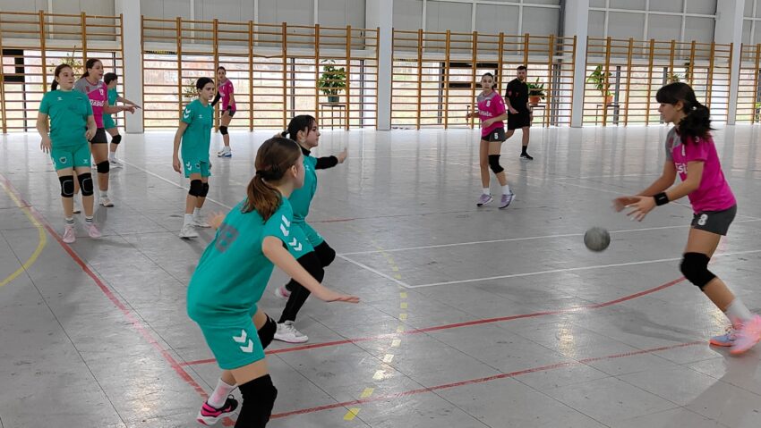 Handbal, junioare IV: trei echipe vor reprezenta Caraş-Severinul la faza euroregională