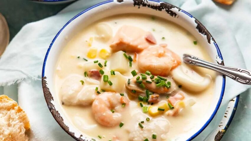 Supă de fructe de mare, cartofi și mazăre