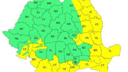 Caraș-Severin, sub Cod galben de ninsori viscolite. ANM anunță vânt puternic, precipitații și răcire accentuată până luni dimineața