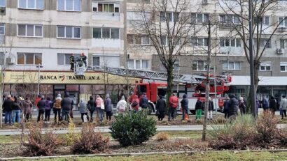 Bărbat de 35 de ani găsit decedat pe terasa unui bloc din Reşiţa