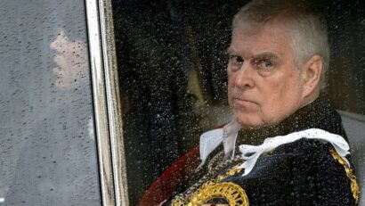 Prinţul Andrew, fratele regelui Charles III, arestat în Marea Britanie. Percheziții la două locuințe