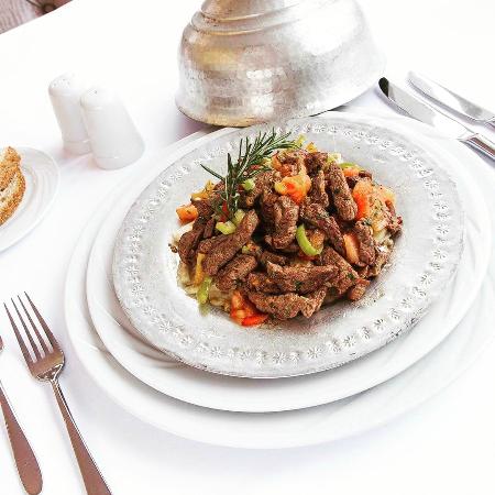Rețetă din Orientul Mijlociu: Kirde Kebab