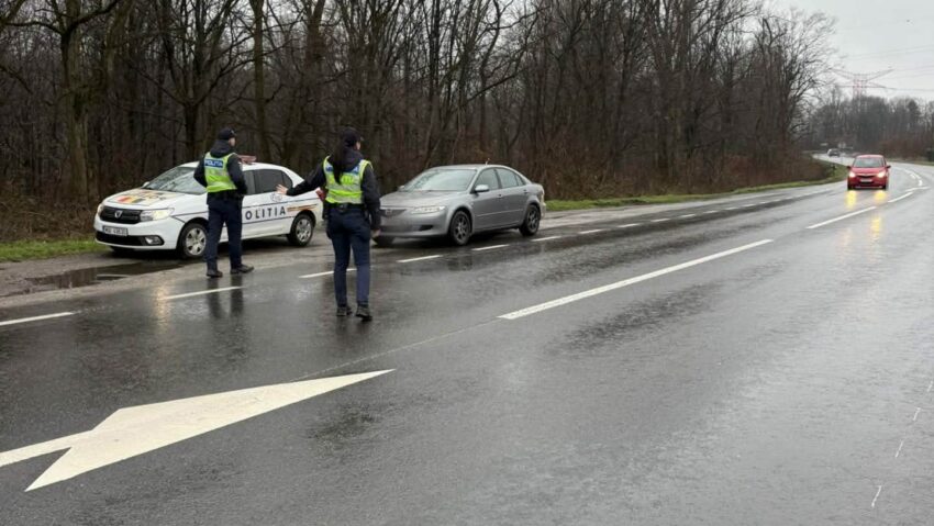 Acțiuni masive ale poliției în Caraș-Severin: peste 130 de persoane legitimate și 100 de sancțiuni aplicate