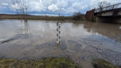Ploi însemnate în bazinul superior al Timișului. Cod galben pe mai multe râuri din Banat