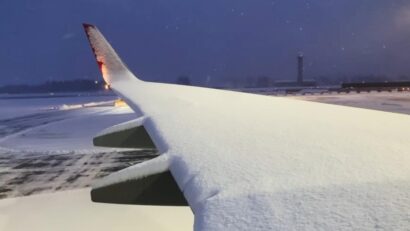 Zboruri reduse pe aeroporturile din Paris din cauza ninsorii