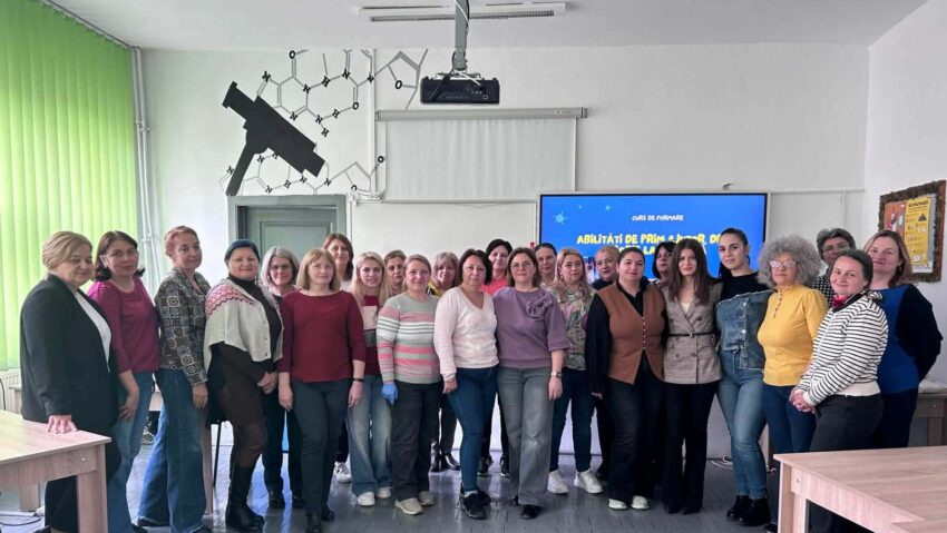 „Abilități de prim ajutor, de la teorie la practică” – formare esențială pentru cadrele didactice din Caraș-Severin