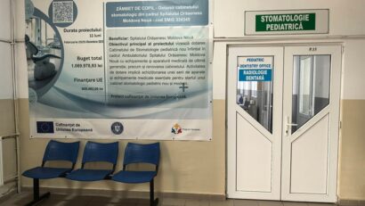 Spitalul Orășenesc Moldova Nouă își extinde echipa medicală. Se deschide cabinetul de stomatologie pediatrică „Zâmbet de copil”