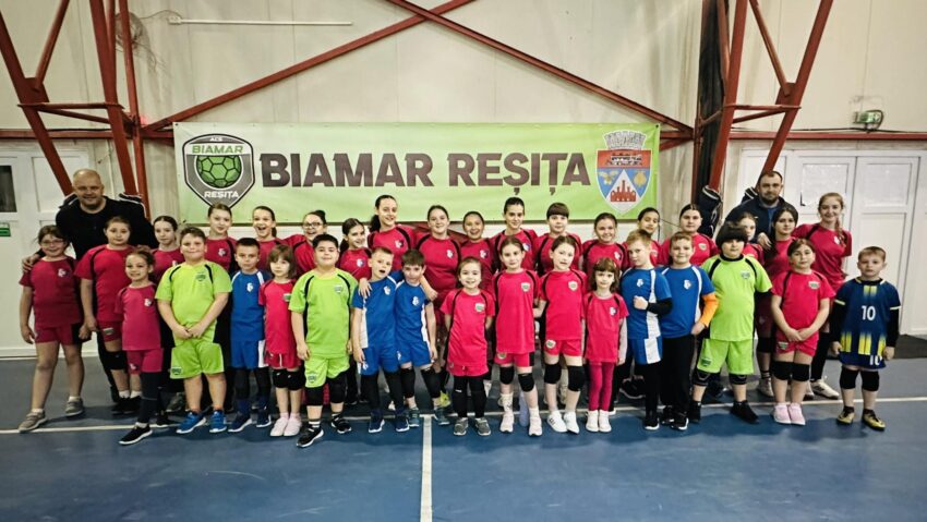 Competiţia speranţelor revine la Răcăşdia! Nouă echipe de minihandbal se vor întrece duminică în comuna cărăşeană