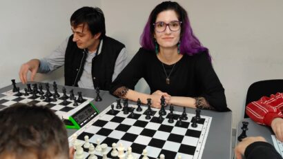 Aniversare printre prieteni! Timişoreanca Maria Luiza Eva, sărbătorită de şahiştii cărăşeni