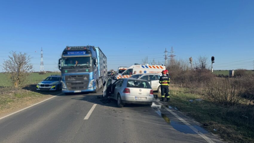 Trei persoane rănite, după ce un șofer de 80 de ani a intrat pe contrasens pe DN 6