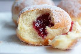 Berlineze – gogoșile pufoase cu dulceață