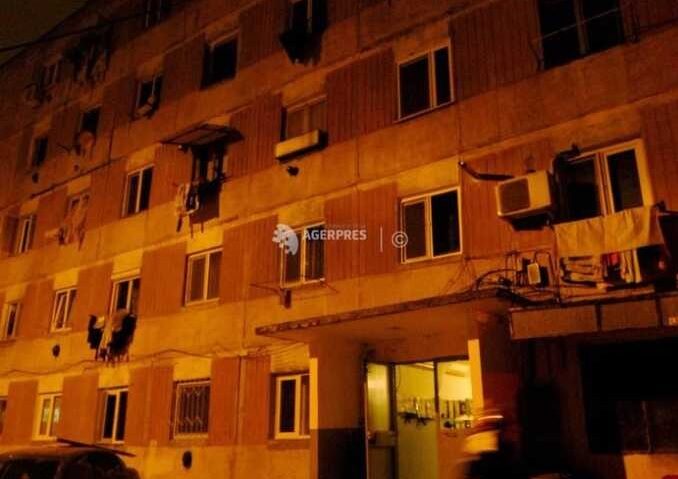 Explozie într-un bloc din Caracal cauzată de acumularea de gaze
