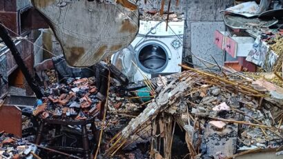 23 de intervenții ale pompierilor din Caraș-Severin: locuință distrusă de incendiu, accident pe DN6 și incendii de vegetație