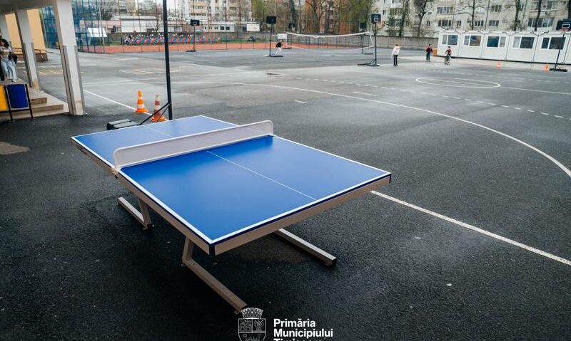 Primăria Timișoara dotează 30 de școli cu mese de ping-pong pentru elevi