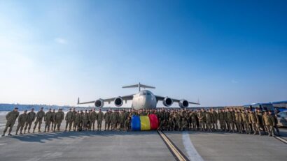 Militarii români din Irak au revenit în ţară