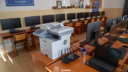 Primăria Timișoara modernizează 1.300 de săli de clasă cu mobilier și echipamente IT