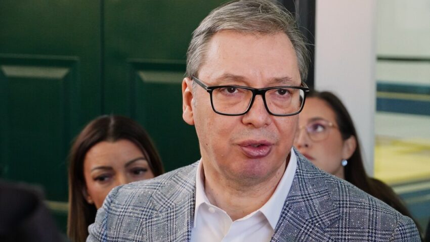 Președintele Serbiei, Aleksandar Vučić, a anunțat că va demisiona