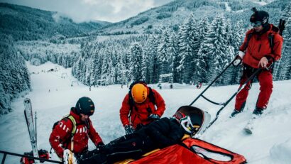 Salvamontiştii avertizează: cei care aleg să-şi petreacă Paştele la munte au nevoie de echipament de iarnă