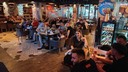 “Football Quiz” a pornit cu dreptul și la Reșița! Primul meci al suporterilor, câștigat de echipa Gruppo Balkani