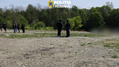 Percheziție în Caraș-Severin într-un dosar de mediu: suspiciuni de îngropare ilegală de deșeuri
