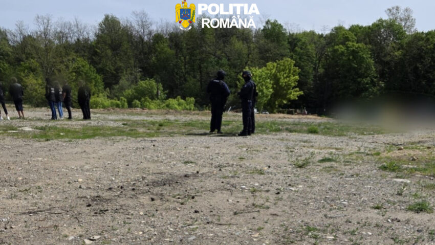 Percheziție în Caraș-Severin într-un dosar de mediu: suspiciuni de îngropare ilegală de deșeuri
