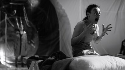 Teatrul de Vest a scos o premieră ce îi marchează o bornă definitivă în istoria sa, de acum totul se transformă: înainte de ’’Oameni, locuri și lucruri’’ și după ’’Oameni, locuri și lucruri’’