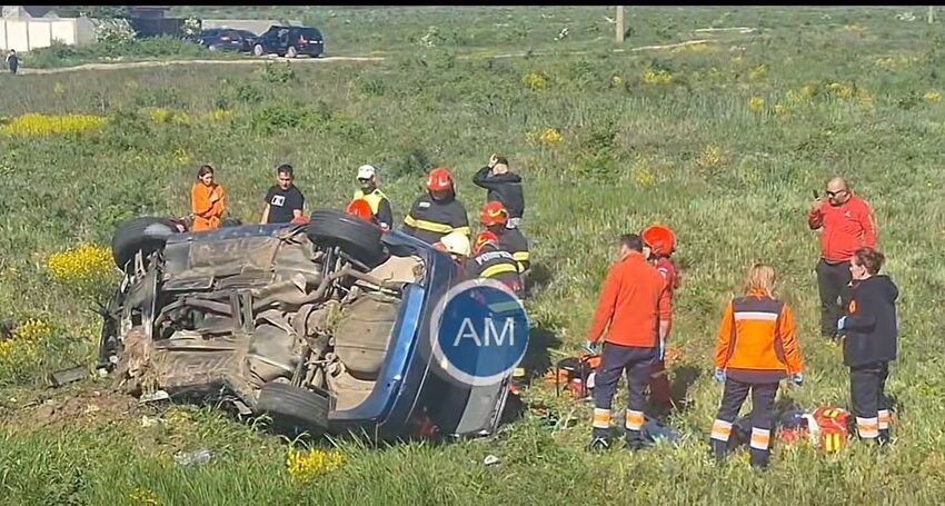 Accident grav pe centura din Drobeta-Turnu Severin: două mașini s-au ciocnit violent. O tânără, în stare critică