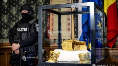 Coiful de aur de la Coțofenești și două brățări dacice furate din Olanda, returnate României
