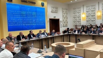 Caraș-Severin: 19,396 milioane lei pentru drumuri în 2026. Silviu Hurduzeu: mai puțini bani pentru primării