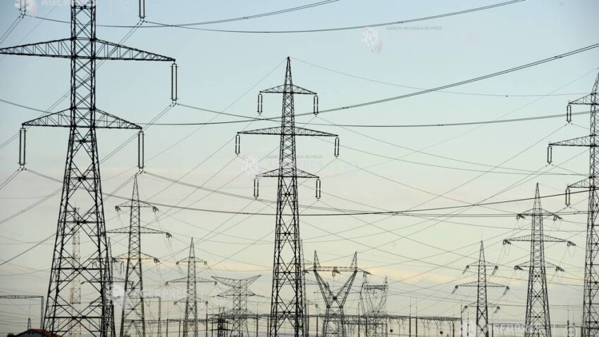 Energia electrică s-a scumpit cu 57,2% în martie 2026